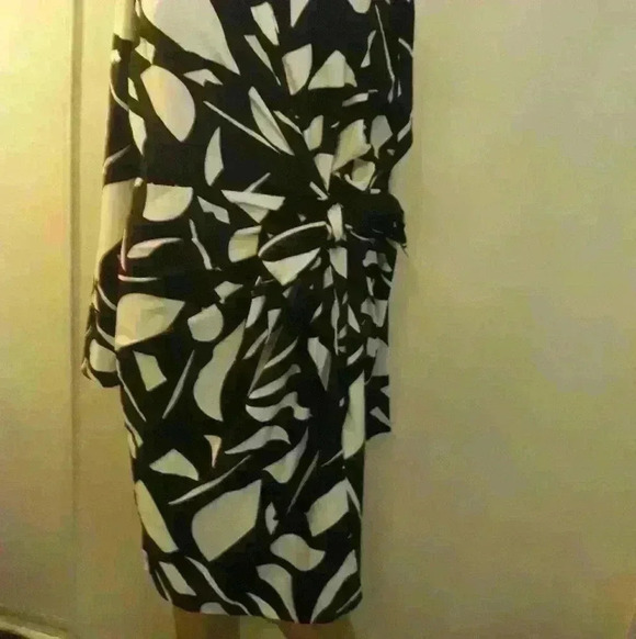 NWNT  London Times plus trendy Sexy party/cocktail faux wrap Geo print size 14 - Picture 3 of 7